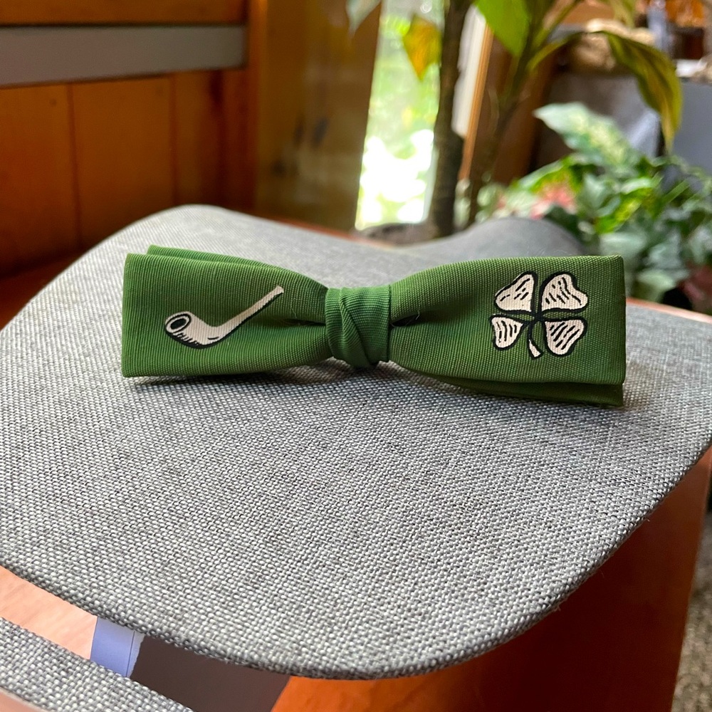 Irish Green Bow Tie Beau Clip Hand Painted Pipe & Four Leaf Clover vintage